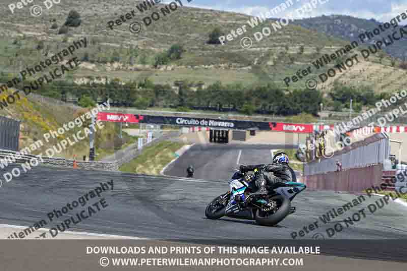 cadwell no limits trackday;cadwell park;cadwell park photographs;cadwell trackday photographs;enduro digital images;event digital images;eventdigitalimages;navarra;no limits trackdays;peter wileman photography;racing digital images;trackday digital images;trackday photos